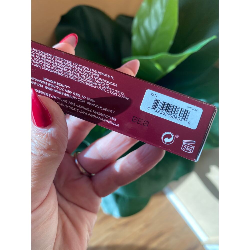 NEW Wander Beauty Flash Focus Hydrating Foundation Stick in Tan - Picture 2 of 6